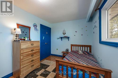 2776 Pigeon Lake Road, Kawartha Lakes, ON - Indoor Photo Showing Bedroom