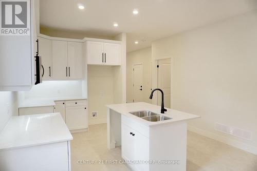 49 - 1960 Evans Boulevard, London, ON - Indoor Photo Showing Kitchen With Double Sink