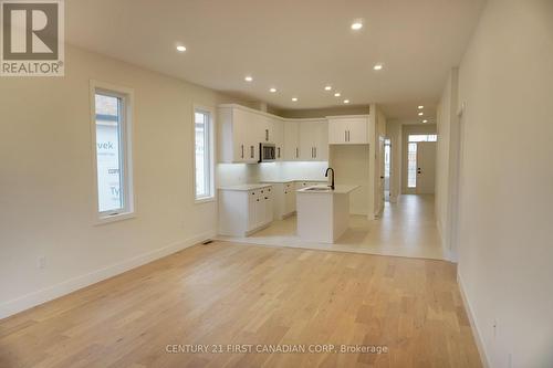 49 - 1960 Evans Boulevard, London, ON - Indoor Photo Showing Kitchen