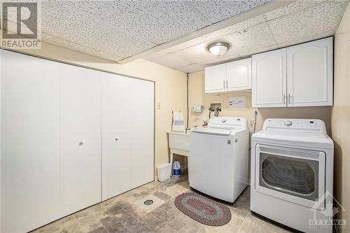 25 Glamorgan Drive, Kanata, ON - Indoor Photo Showing Laundry Room