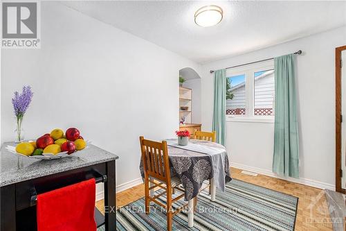 25 Glamorgan Drive, Ottawa, ON - Indoor Photo Showing Dining Room