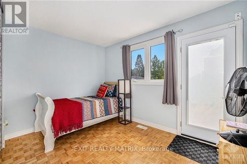 25 Glamorgan Drive, Ottawa, ON - Indoor Photo Showing Bedroom