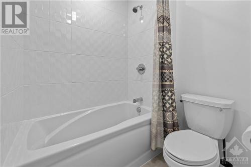 301 Chamomile Way, Ottawa, ON - Indoor Photo Showing Bathroom