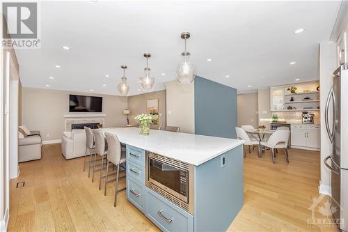 75 Saddlehorn Crescent, Kanata, ON - Indoor Photo Showing Kitchen With Upgraded Kitchen