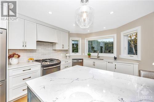 75 Saddlehorn Crescent, Kanata, ON - Indoor Photo Showing Kitchen With Upgraded Kitchen