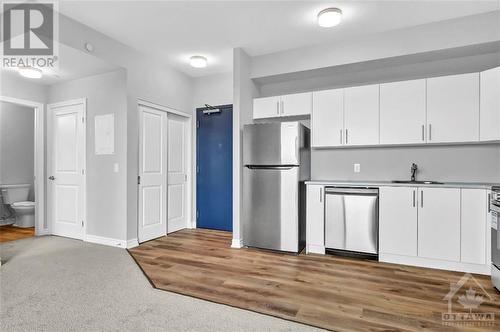 397 Codd'S Road Unit#5509, Ottawa, ON - Indoor Photo Showing Kitchen