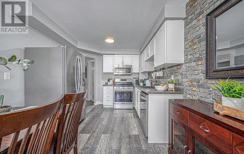 96 Freeland Avenue, Clarington (Bowmanville), ON - Indoor Photo Showing Kitchen