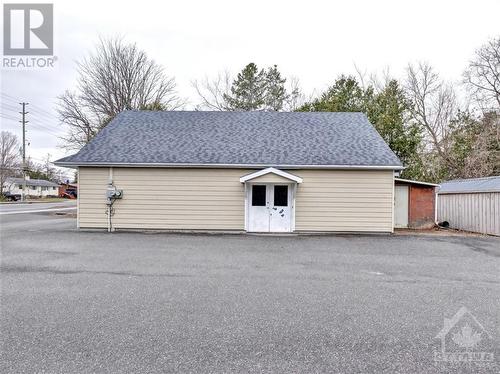 Side entry to shop with second fl. loft. - 5967 Perth Street, Ottawa, ON 