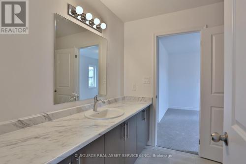 31 Rockcliffe Drive, Kitchener, ON - Indoor Photo Showing Bathroom