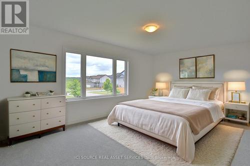 31 Rockcliffe Drive, Kitchener, ON - Indoor Photo Showing Bedroom