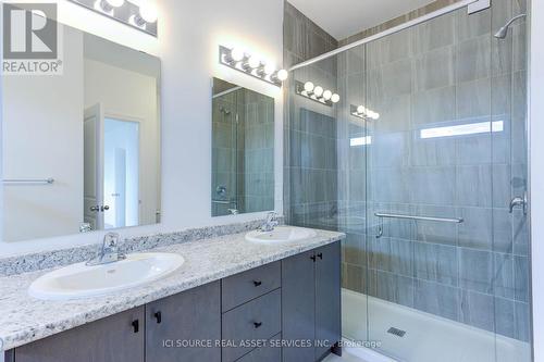 216 Freure Drive, Cambridge, ON - Indoor Photo Showing Bathroom