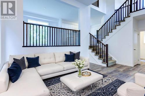 216 Freure Drive, Cambridge, ON - Indoor Photo Showing Living Room