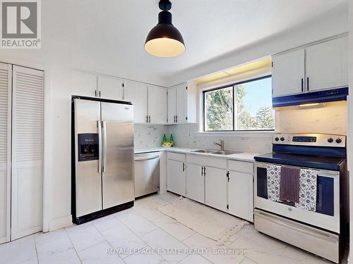 43 Boarhill Drive, Toronto, ON - Indoor Photo Showing Kitchen