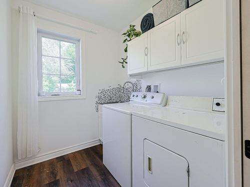 Laundry room - 84 Rue Du Couvent, Saint-André-D'Argenteuil, QC - Indoor Photo Showing Laundry Room