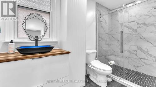 774 Lorne Avenue, London, ON - Indoor Photo Showing Bathroom