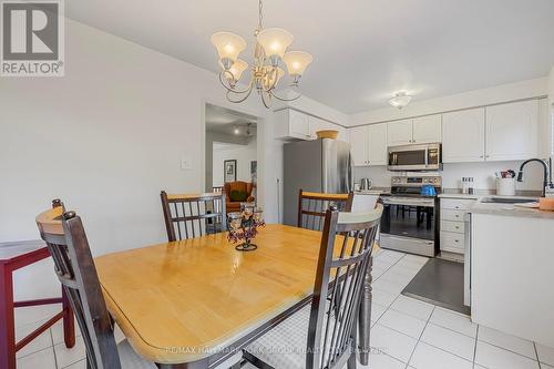 89 Mosaics Avenue, Aurora, ON - Indoor Photo Showing Dining Room