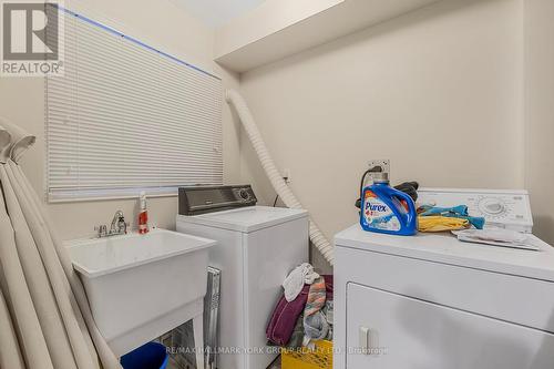 89 Mosaics Avenue, Aurora, ON - Indoor Photo Showing Laundry Room