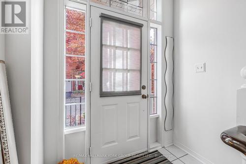 89 Mosaics Avenue, Aurora, ON - Indoor Photo Showing Other Room