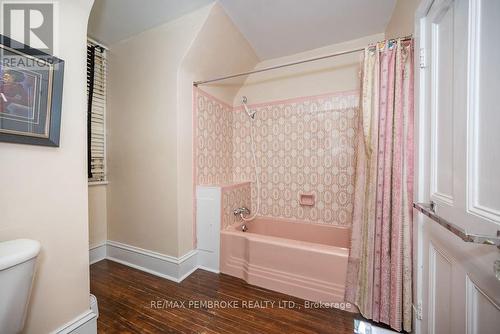 311 Supple Street, Pembroke, ON - Indoor Photo Showing Bathroom