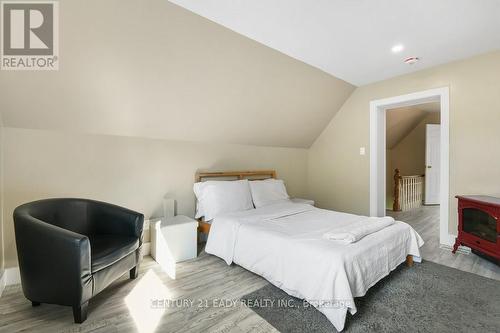 24 Munroe Avenue E, Renfrew, ON - Indoor Photo Showing Bedroom