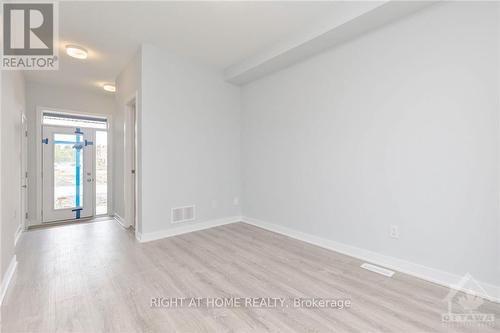 339 Crossway Terrace, Ottawa, ON - Indoor Photo Showing Other Room