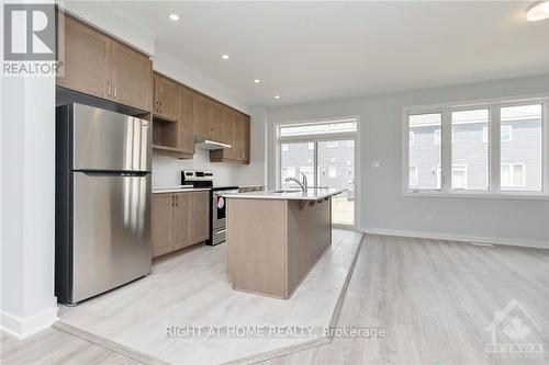 339 Crossway Terrace, Ottawa, ON - Indoor Photo Showing Kitchen