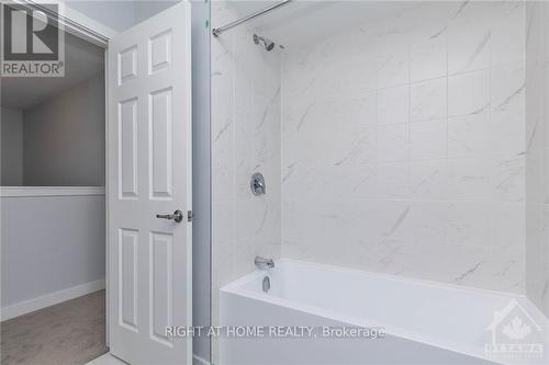 339 Crossway Terrace, Ottawa, ON - Indoor Photo Showing Bathroom