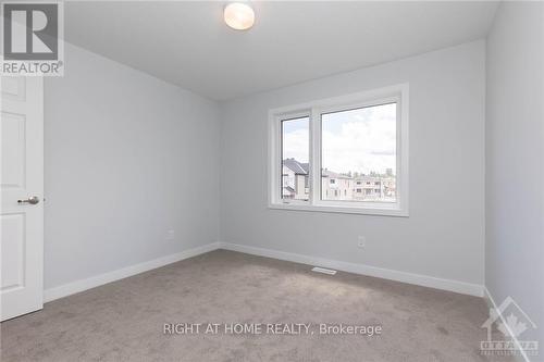 339 Crossway Terrace, Ottawa, ON - Indoor Photo Showing Other Room