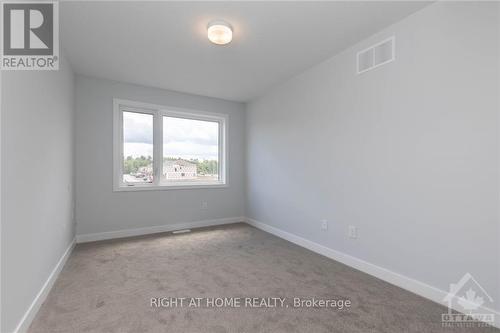 339 Crossway Terrace, Ottawa, ON - Indoor Photo Showing Other Room