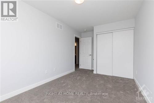 339 Crossway Terrace, Ottawa, ON - Indoor Photo Showing Other Room