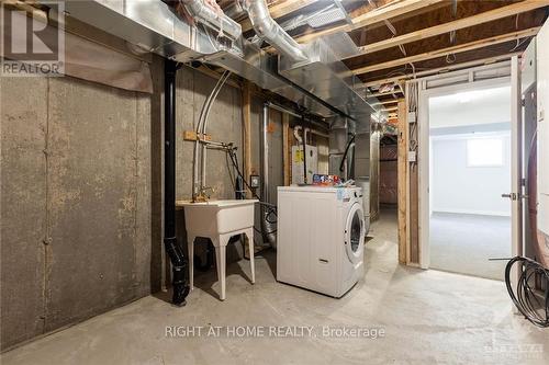 339 Crossway Terrace, Ottawa, ON - Indoor Photo Showing Laundry Room