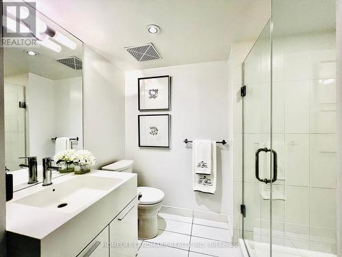 1708 - 25 Capreol Court, Toronto, ON - Indoor Photo Showing Bathroom