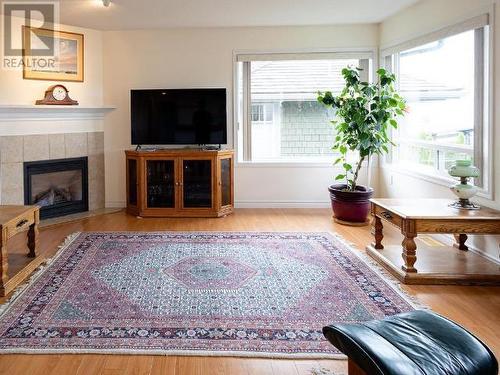 7171 Georgia Cres, Powell River, BC - Indoor Photo Showing Living Room With Fireplace