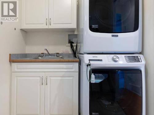 7171 Georgia Cres, Powell River, BC - Indoor Photo Showing Laundry Room