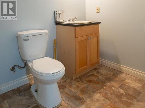 7171 Georgia Cres, Powell River, BC - Indoor Photo Showing Bathroom