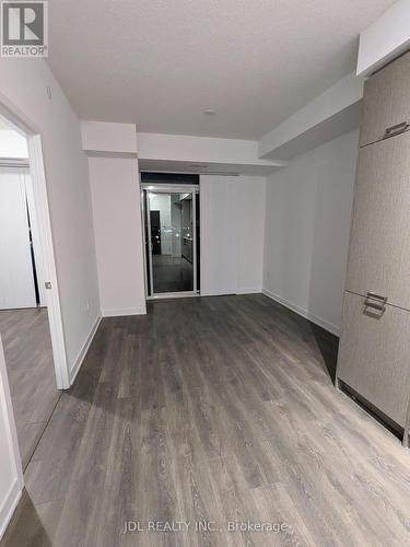 816 - 60 Honeycrisp Crescent, Vaughan, ON - Indoor Photo Showing Other Room