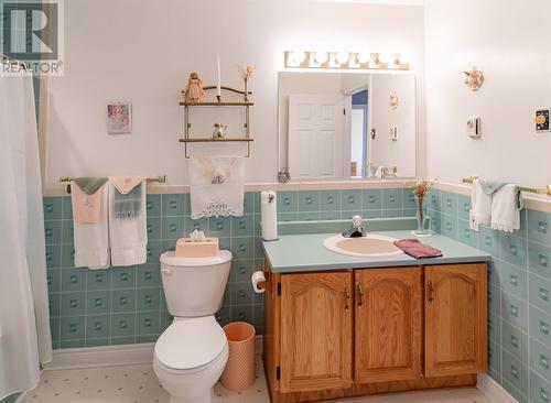 2 Carrigan Place, Conception Bay South, NL - Indoor Photo Showing Bathroom