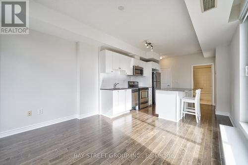 708 - 385 Prince Of Wales Drive, Mississauga, ON - Indoor Photo Showing Kitchen