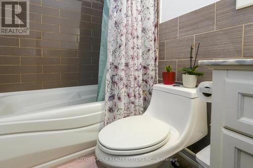 161 - 1395 Williamsport Drive, Mississauga, ON - Indoor Photo Showing Bathroom