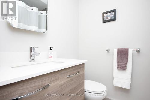 45 - 3339 Council Ring Road, Mississauga, ON - Indoor Photo Showing Bathroom