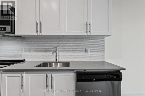 619 - 212 King William Street, Hamilton, ON - Indoor Photo Showing Kitchen