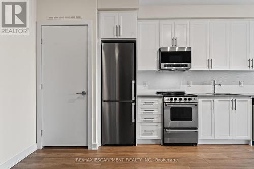 619 - 212 King William Street, Hamilton, ON - Indoor Photo Showing Kitchen With Stainless Steel Kitchen