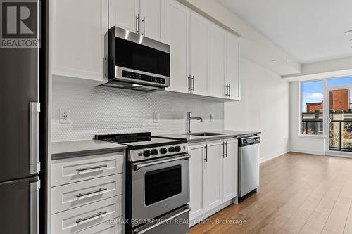 619 - 212 King William Street, Hamilton, ON - Indoor Photo Showing Kitchen With Stainless Steel Kitchen With Upgraded Kitchen