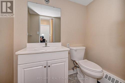 907 - 225 Harvard Place, Waterloo, ON - Indoor Photo Showing Bathroom