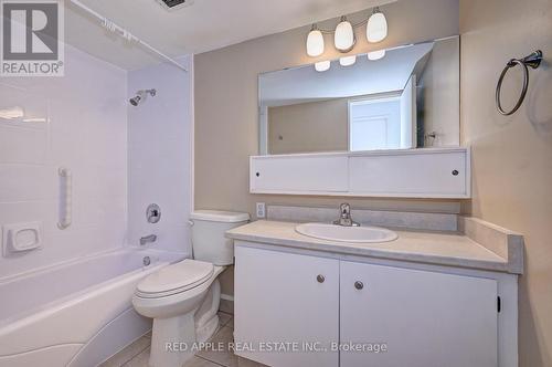 907 - 225 Harvard Place, Waterloo, ON - Indoor Photo Showing Bathroom