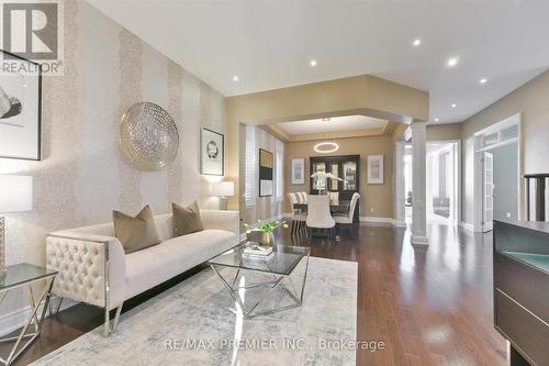 83 Heintzman Crescent, Vaughan, ON - Indoor Photo Showing Living Room