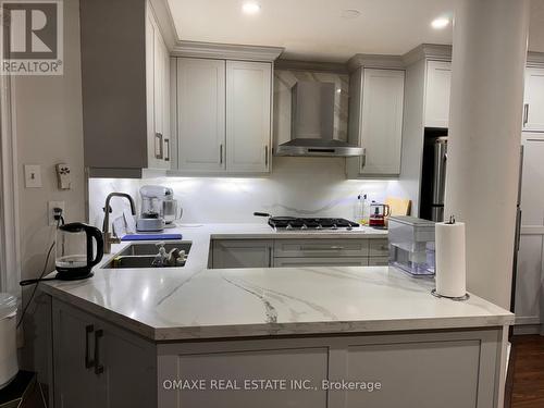 98 Cedarwood Crescent, Brampton, ON - Indoor Photo Showing Kitchen With Double Sink With Upgraded Kitchen