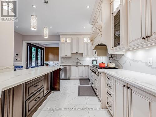 96 Elmcrest Road W, Toronto, ON - Indoor Photo Showing Kitchen With Upgraded Kitchen