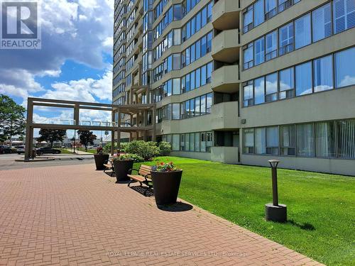 102 - 700 Constellation Drive, Mississauga, ON - Outdoor