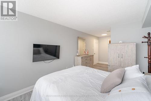 102 - 700 Constellation Drive, Mississauga, ON - Indoor Photo Showing Bedroom